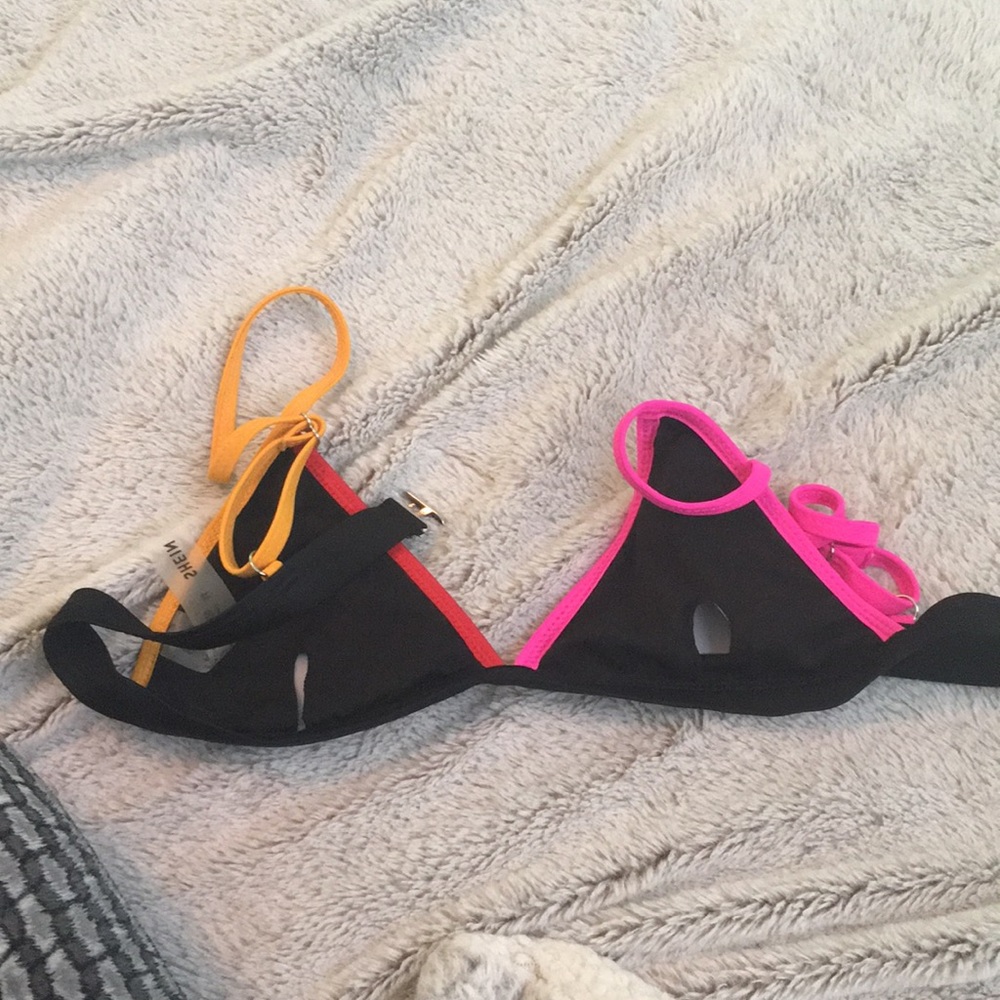 bikini top - Picture 2 of 2